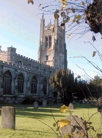 St_Neots_Church_in_autumn